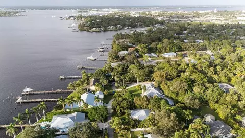 View/Area - 535 SW Siesta Way, Stuart, FL 34994 photo 5 of 7