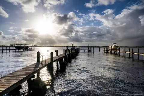View/Area - 535 SW Siesta Way, Stuart, FL 34994 photo 1 of 7