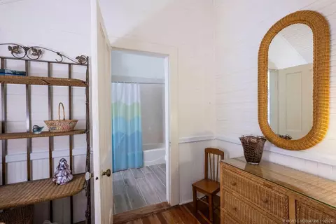 Bath - 535 SW Siesta Way, Stuart, FL 34994 photo 4 of 6