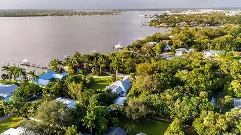 View/Area - 535 SW Siesta Way, Stuart, FL 34994 photo 6 of 7