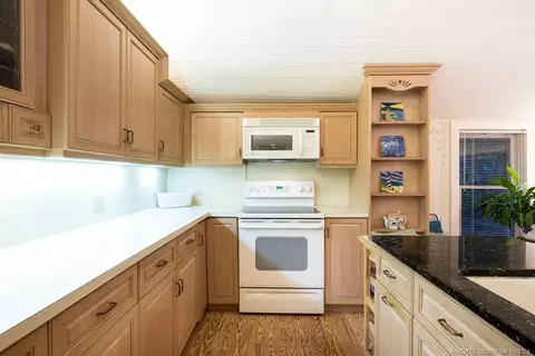 Kitchen - 535 SW Siesta Way, Stuart, FL 34994 photo 4 of 5