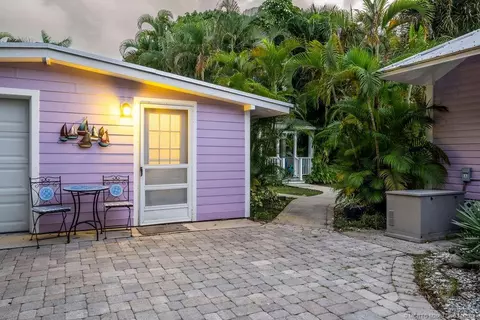 Exterior - 535 SW Siesta Way, Stuart, FL 34994 photo 7 of 9