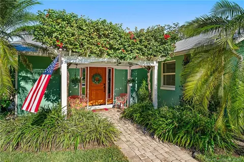 253 SE Wells Dr, Stuart, FL 34996 photo 1