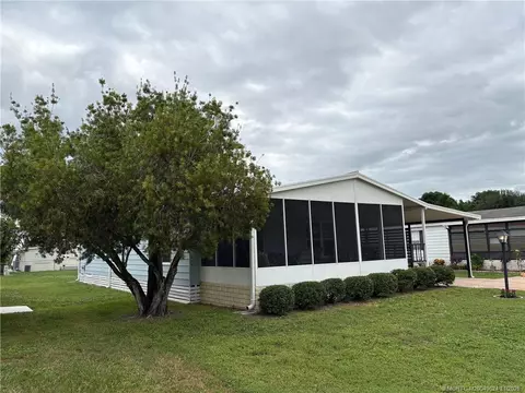 2883 SW Monarch Trl, Stuart, FL 34997 photo 2