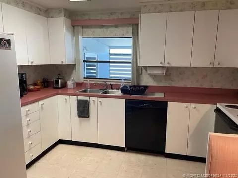 2883 SW Monarch Trl, Stuart, FL 34997 photo 11