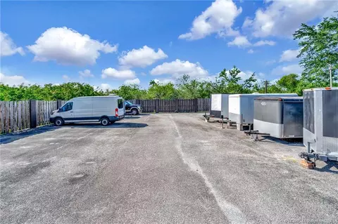 Exterior - 540 SW South River Dr #202, Stuart, FL 34997 photo 10 of 11