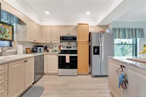 Kitchen - 540 SW South River Dr #202, Stuart, FL 34997 photo 2 of 4