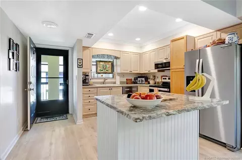 Kitchen - 540 SW South River Dr #202, Stuart, FL 34997 photo 3 of 4