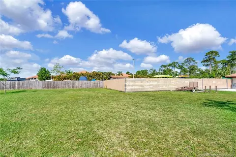 Exterior - 540 SW South River Dr #202, Stuart, FL 34997 photo 9 of 11