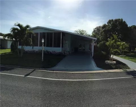 16245 SW Indianwood Cir SW, Indiantown, FL 34956