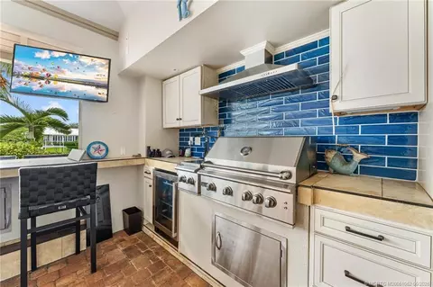 Kitchen - 3192 SE Fairway W, Stuart, FL 34997 photo 9 of 9