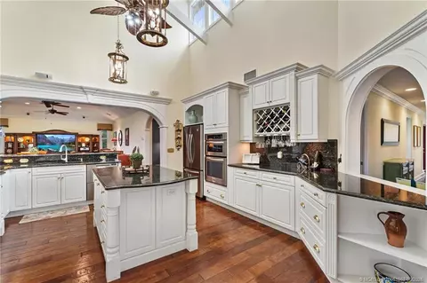 Kitchen - 3192 SE Fairway W, Stuart, FL 34997 photo 2 of 9