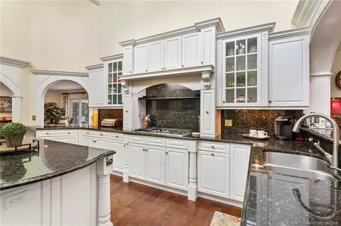 Kitchen - 3192 SE Fairway W, Stuart, FL 34997 photo 4 of 9