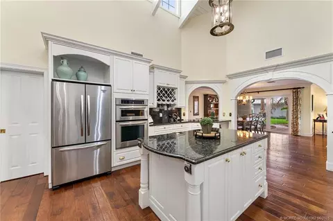 Kitchen - 3192 SE Fairway W, Stuart, FL 34997 photo 5 of 9