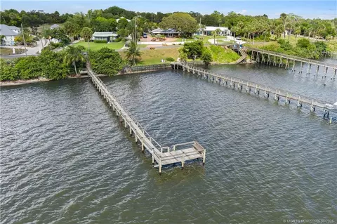 99 Ridge Cir, Fort Pierce, FL 34982