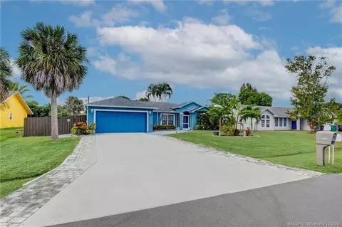 2474 SE Marseille St, Port Saint Lucie, FL 34952