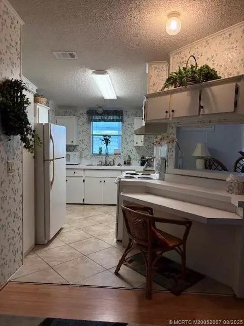 7061 SE Birchwood Ln, Stuart, FL 34997 photo 6