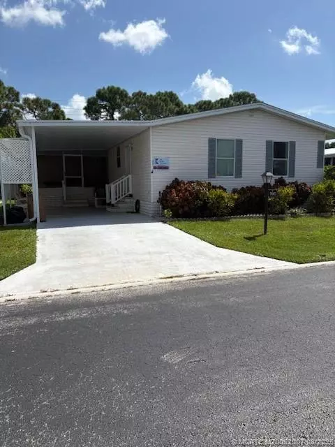 7061 SE Birchwood Ln, Stuart, FL 34997