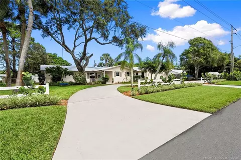 1109 SE 7th St, Stuart, FL 34996