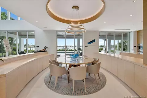 Dining - 6900 SE Harbor Cir, Stuart, FL 34996 photo 2 of 3