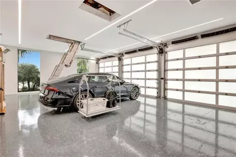 Exterior - 6900 SE Harbor Cir, Stuart, FL 34996 photo 11 of 14