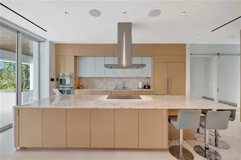 Kitchen - 6900 SE Harbor Cir, Stuart, FL 34996 photo 6 of 8