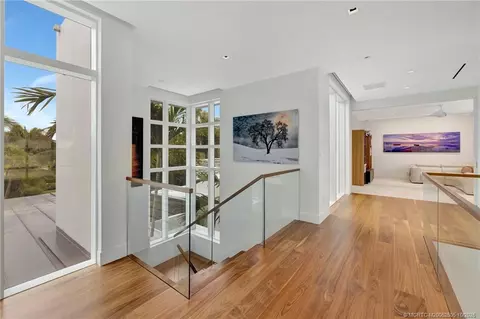 Entry Way - 6900 SE Harbor Cir, Stuart, FL 34996 photo 4 of 8