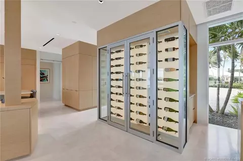 Entry Way - 6900 SE Harbor Cir, Stuart, FL 34996 photo 1 of 8