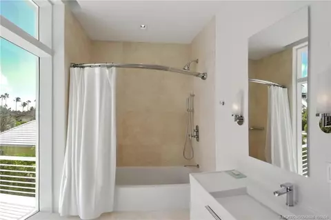 Bath - 6900 SE Harbor Cir, Stuart, FL 34996 photo 6 of 9