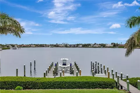 View/Area - 6900 SE Harbor Cir, Stuart, FL 34996 photo 2 of 8