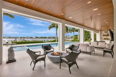 Exterior - 6900 SE Harbor Cir, Stuart, FL 34996 photo 1 of 14