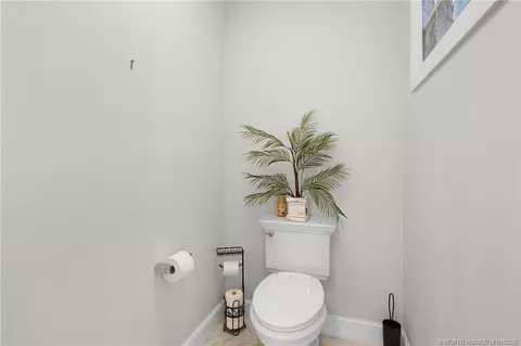 Bath - 9 Quail Run Ln, Stuart, FL 34996 photo 6 of 10