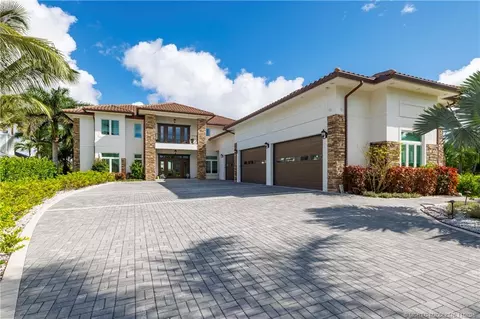 Exterior - 2346 NW Fork Rd, Stuart, FL 34994 photo 2 of 22