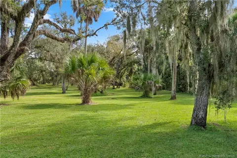 2260 Sweetwater Dr, Fort Pierce, FL 34981