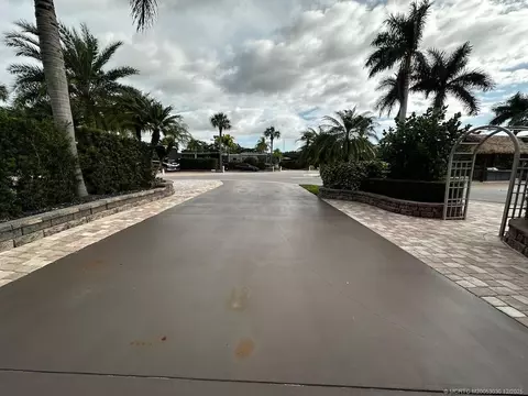 374 NW Foursome Ln, Port St Lucie, FL 34986