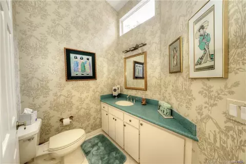 Bath - 5903 SE Glen Eagle Way, Stuart, FL 34997 photo 6 of 8