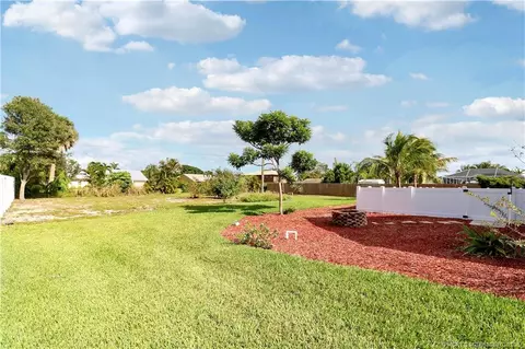 Exterior - 5439 SE Horseshoe Point Rd, Stuart, FL 34997 photo 10 of 12