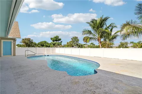 Exterior - 5439 SE Horseshoe Point Rd, Stuart, FL 34997 photo 8 of 12