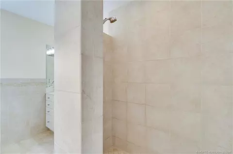 Bath - 5439 SE Horseshoe Point Rd, Stuart, FL 34997 photo 4 of 7