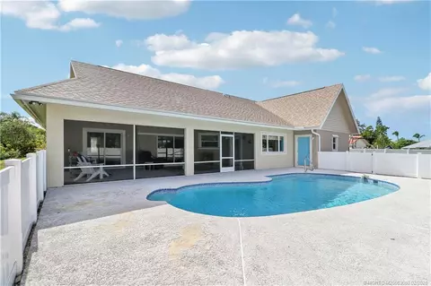 Exterior - 5439 SE Horseshoe Point Rd, Stuart, FL 34997 photo 4 of 12