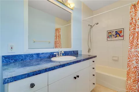 Bath - 5439 SE Horseshoe Point Rd, Stuart, FL 34997 photo 7 of 7