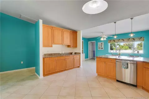 Kitchen - 5439 SE Horseshoe Point Rd, Stuart, FL 34997 photo 6 of 7