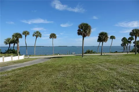 4103 S Indian River Dr, Fort Pierce, FL 34982