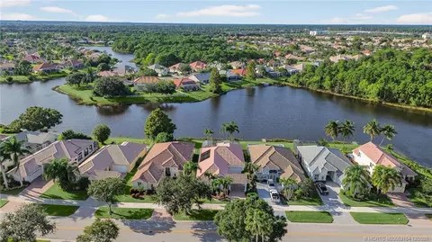 618 SW Lake Charles Cir, Port Saint Lucie, FL 34986