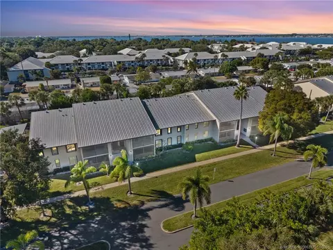 250 SE Four Winds Dr #105, Stuart, FL 34996