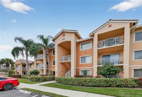 221 SW Palm Dr #104, Port Saint Lucie, FL 34986