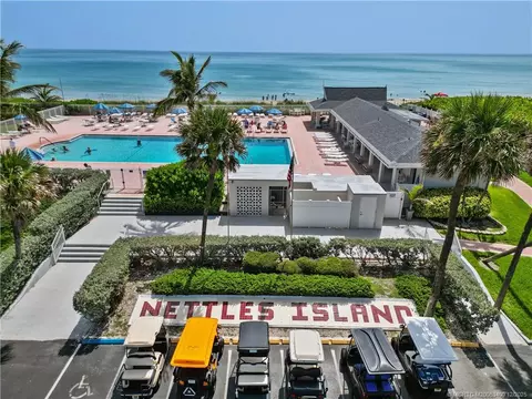 685 Nettles Blvd, Jensen Beach, FL 34957