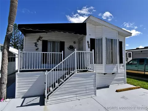 896 Nettles Blvd, Jensen Beach, FL 34957