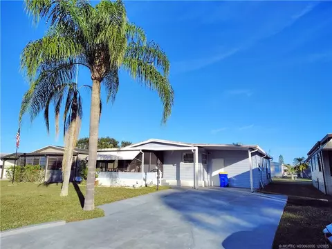 2581 SW Pontiac Pl, Stuart, FL 34997
