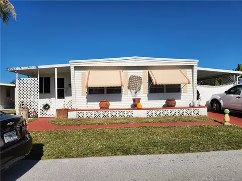 215 SE Trafalgar Ter, Stuart, FL 34994